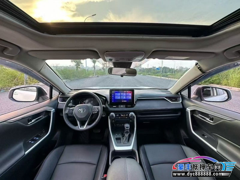 21年丰田RAV4轿车抵押车出售