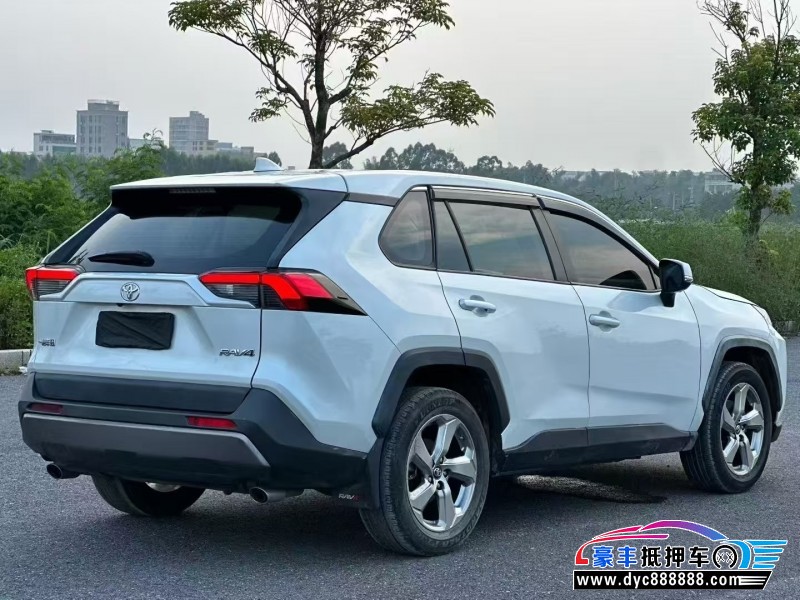 21年丰田RAV4轿车抵押车出售
