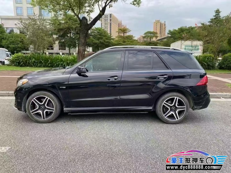 17年奔驰GLE轿车抵押车出售