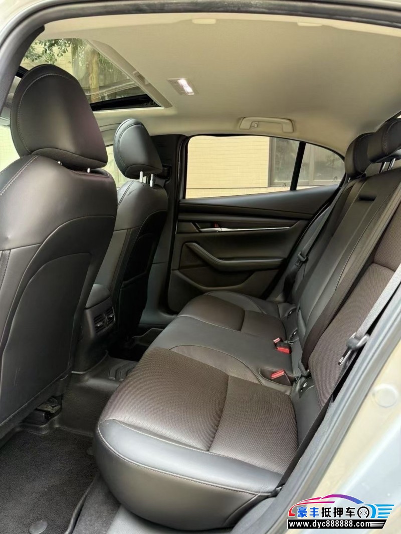 20年马自达昂克赛拉轿车抵押车出售