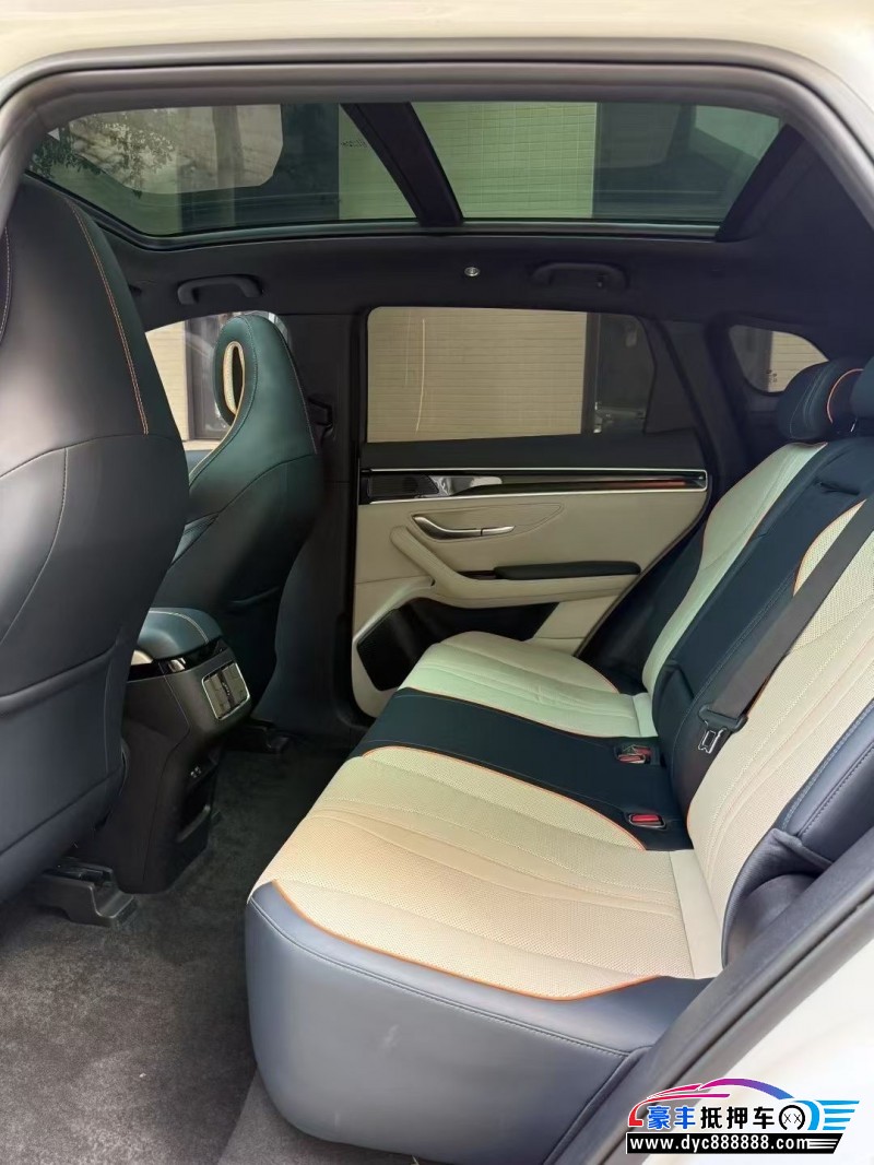 23年比亚迪宋轿车抵押车出售