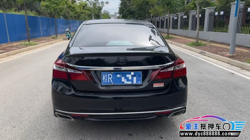 17年本田雅阁轿车抵押车出售