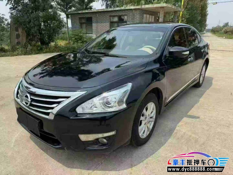 16年日产天籁轿车抵押车出售