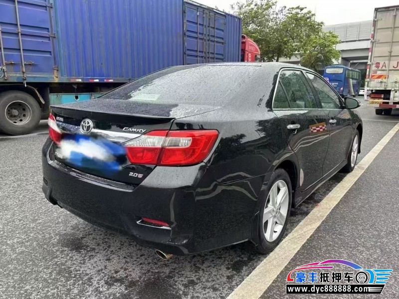 12年丰田凯美瑞轿车抵押车出售