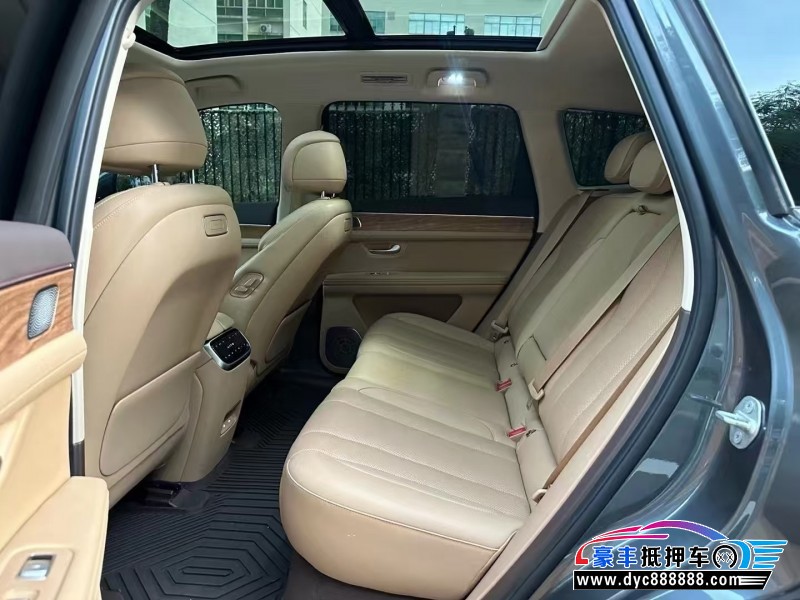 25年华为问界轿车抵押车出售