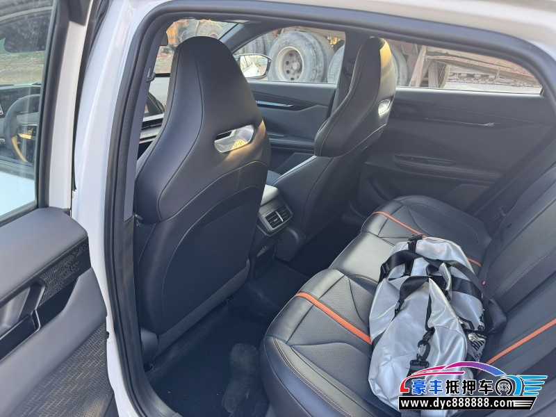 25年长安长安UNI轿车抵押车出售