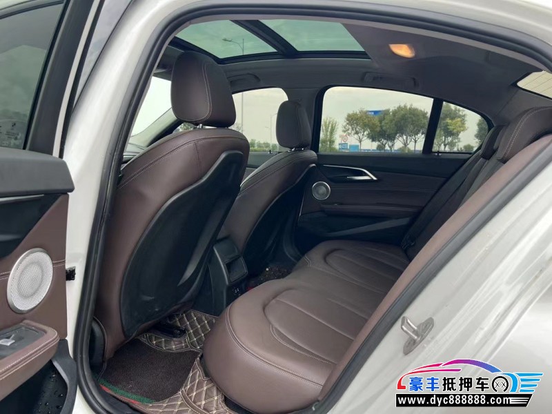 23年宝马1系轿车抵押车出售