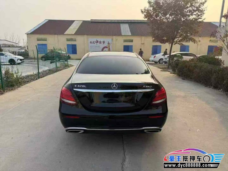 18年奔驰E轿车抵押车出售