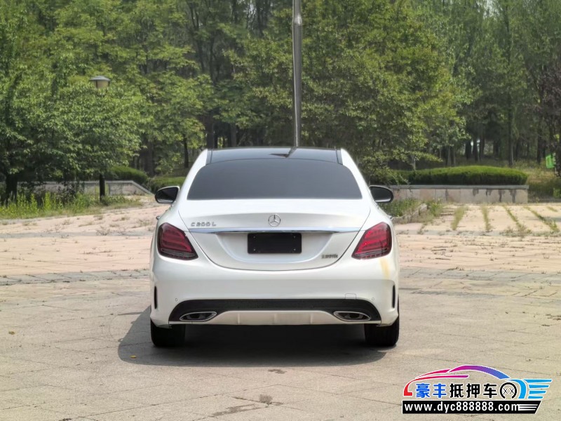 18年奔驰C轿车抵押车出售