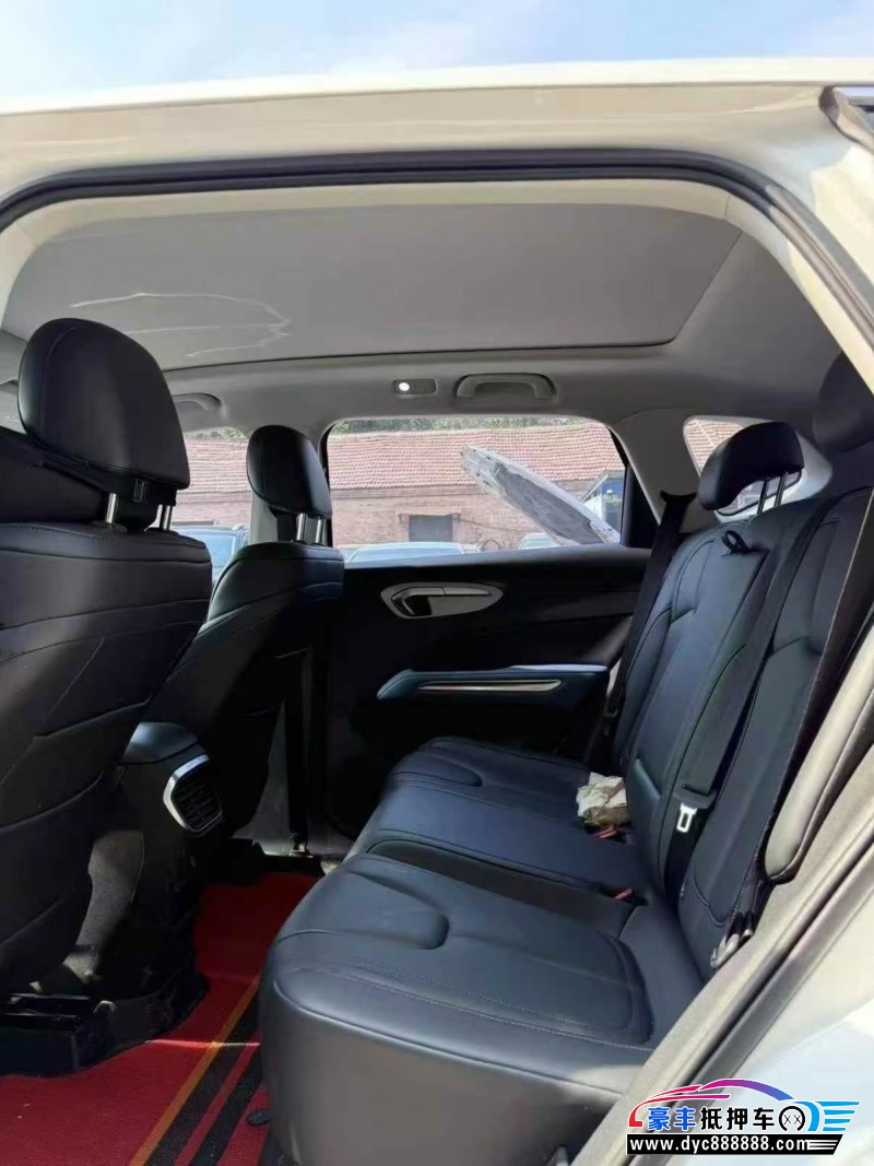 23年奔腾T90轿车抵押车出售