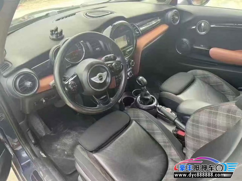 17年宝马MINI轿车抵押车出售