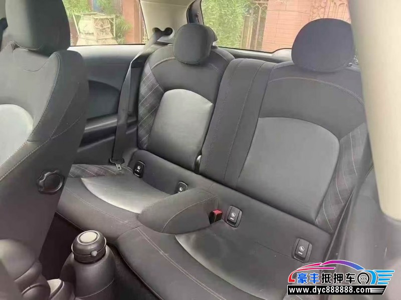 17年宝马MINI轿车抵押车出售