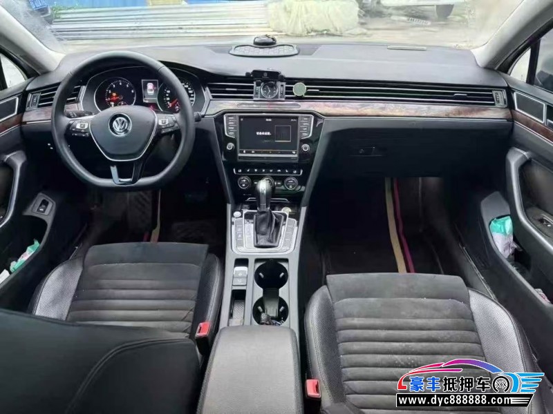 17年大众迈腾轿车抵押车出售