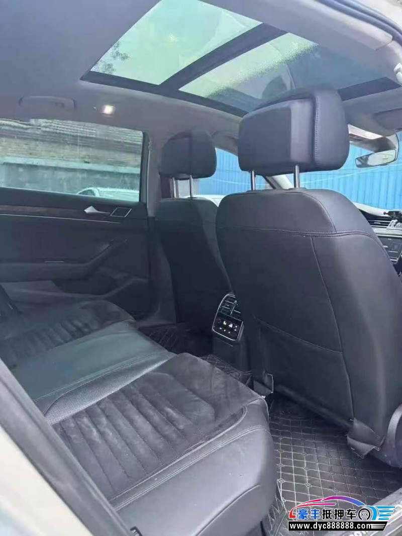 17年大众迈腾轿车抵押车出售