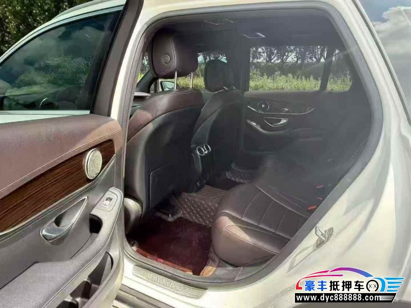 19年奔驰GLC轿车抵押车出售