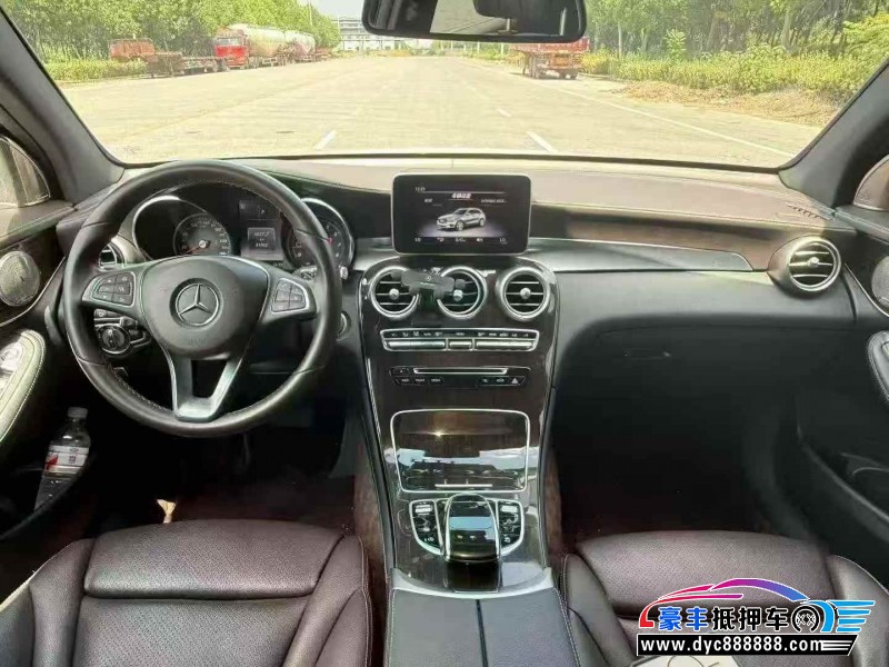 19年奔驰GLC轿车抵押车出售