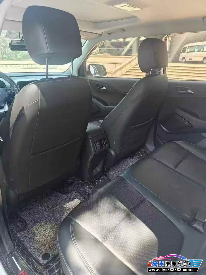 22年现代ix35轿车抵押车出售