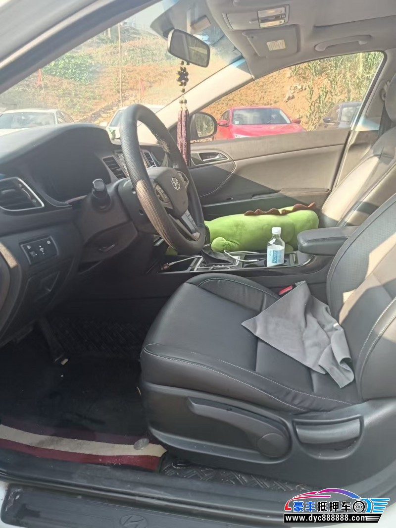 15年现代名图轿车抵押车出售