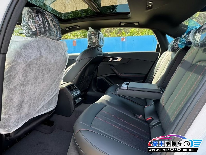 25年奥迪A4L轿车抵押车出售