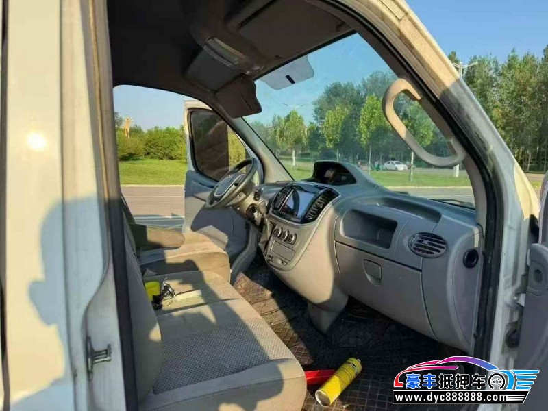 22年上汽大通V80轿车抵押车出售