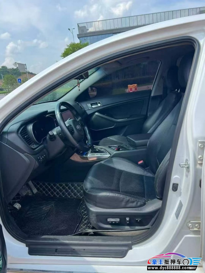 15年起亚K5轿车抵押车出售