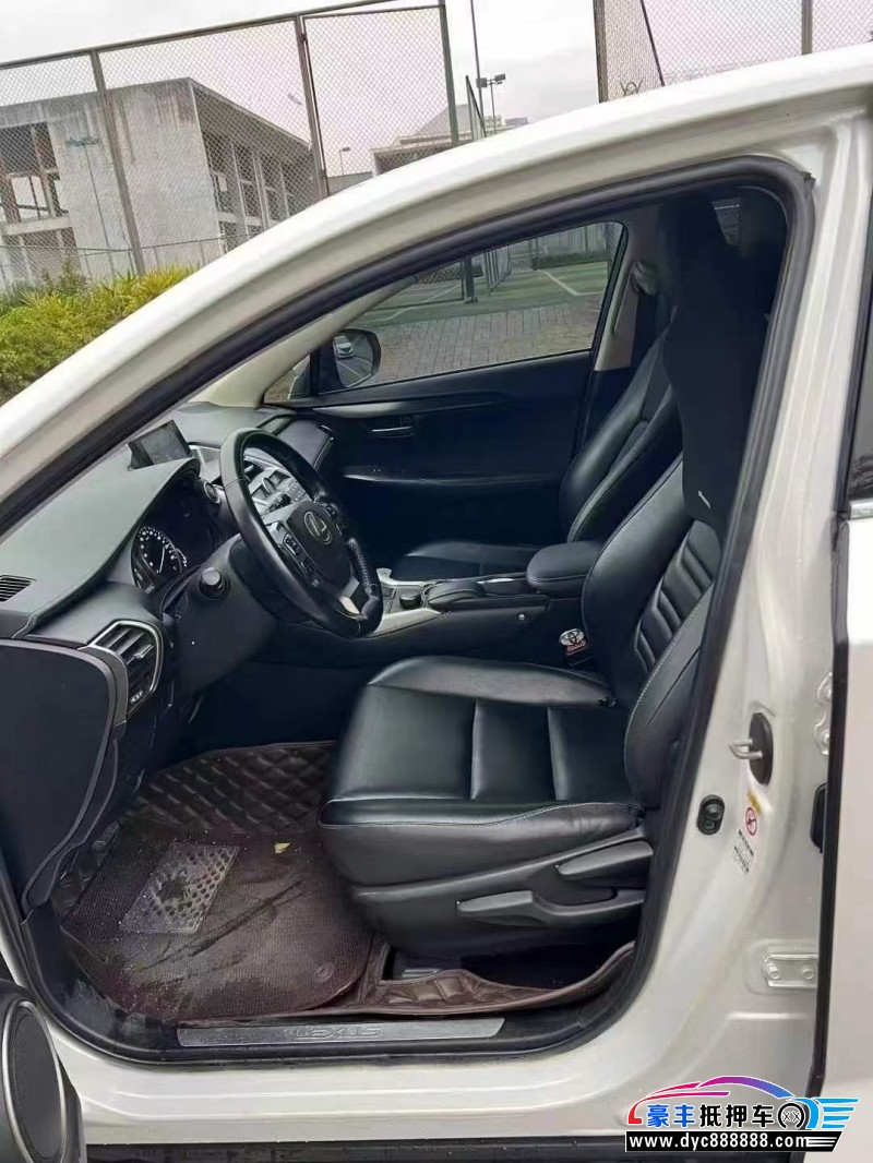 15年雷克萨斯NX轿车抵押车出售