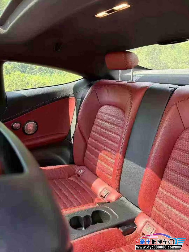 16年奔驰C轿车抵押车出售