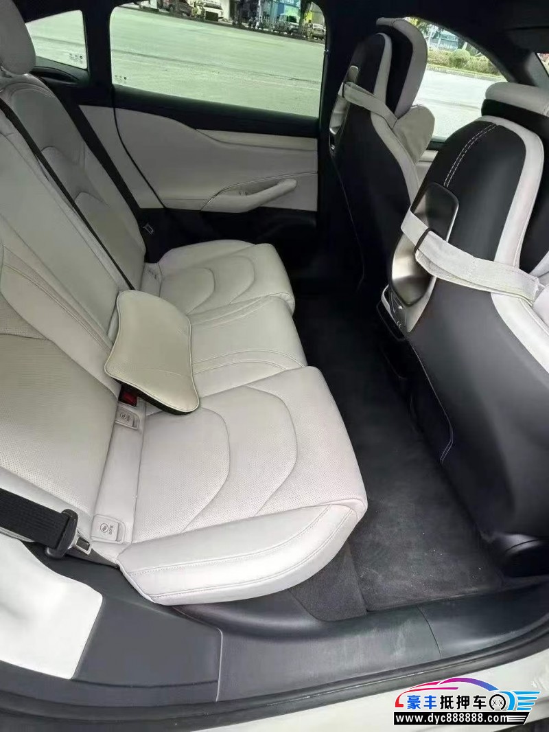 25年小米SU7轿车抵押车出售