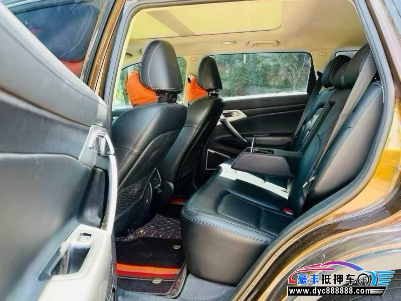 17年吉利博越轿车抵押车出售