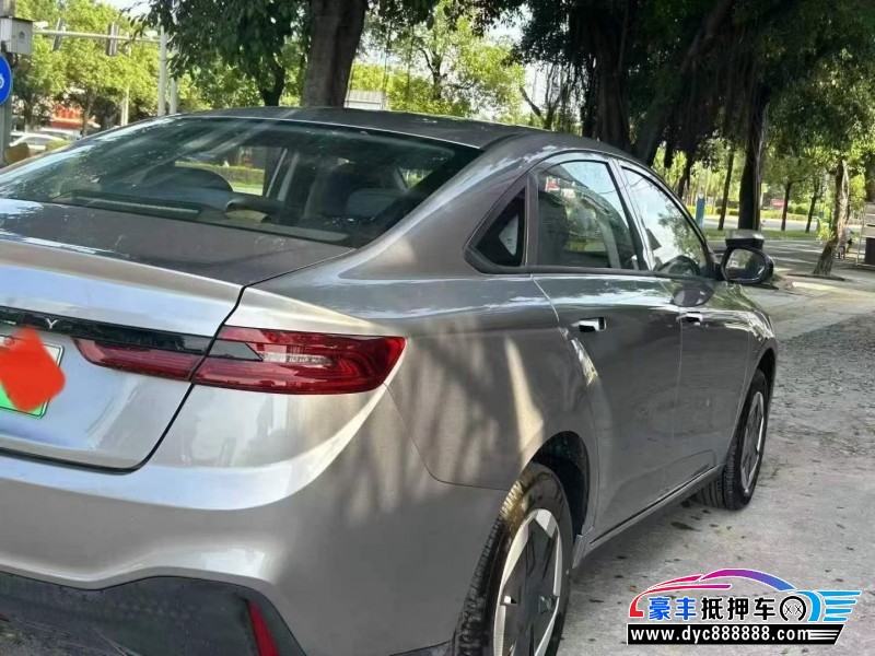 24年吉利几何轿车抵押车出售