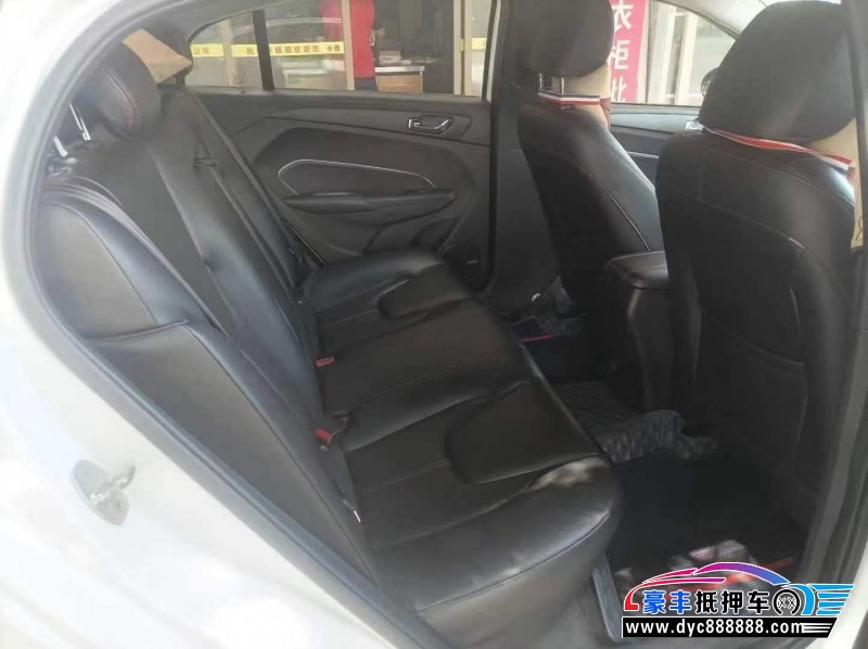 18年奇瑞艾瑞泽5轿车抵押车出售