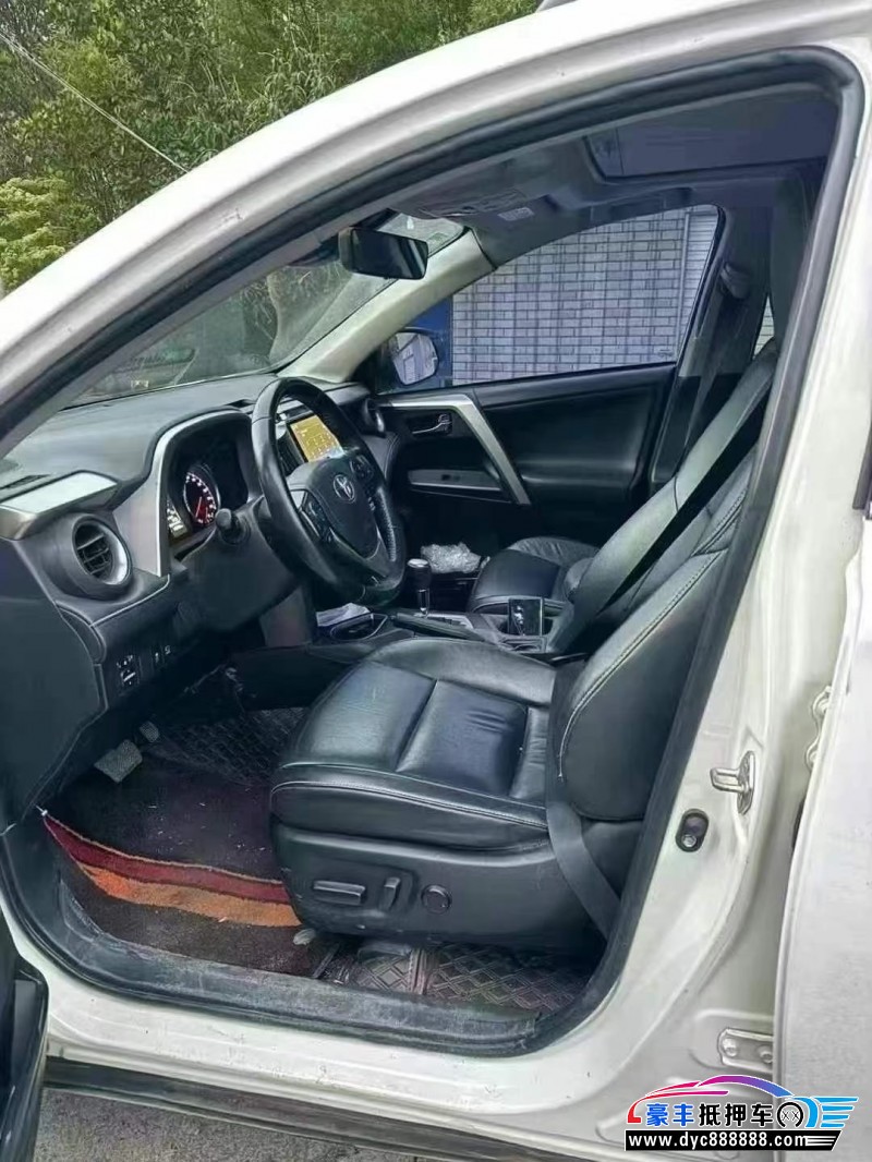18年丰田RAV4轿车抵押车出售