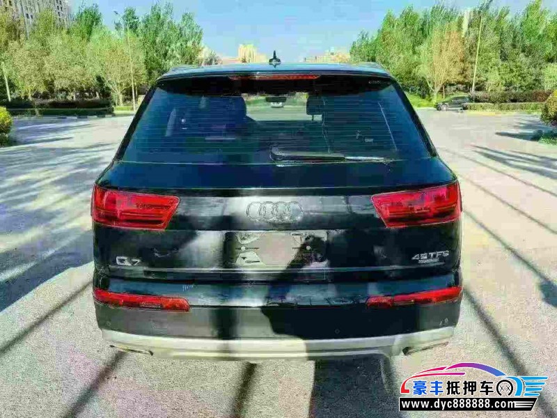 17年奥迪Q7轿车抵押车出售