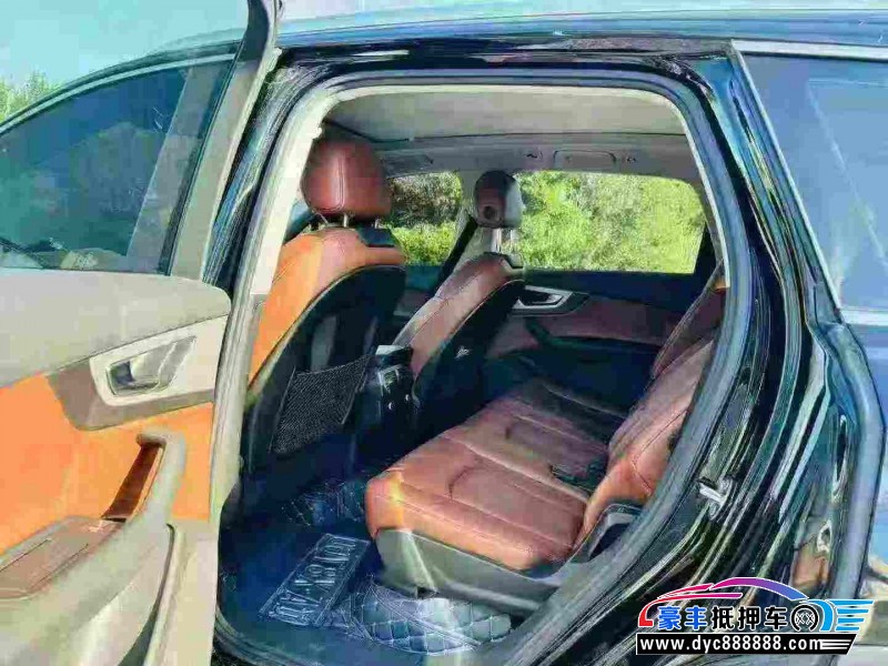 17年奥迪Q7轿车抵押车出售