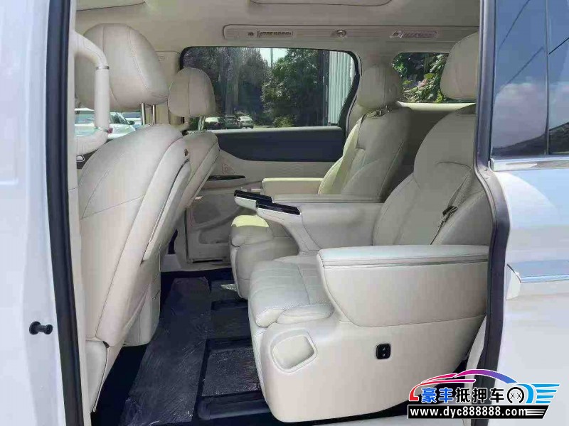 25年岚图梦想家轿车抵押车出售