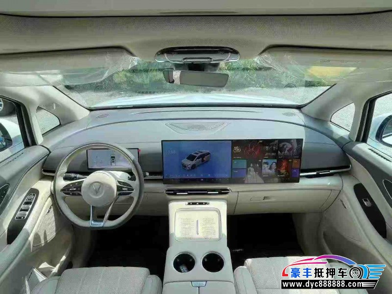 25年岚图梦想家轿车抵押车出售