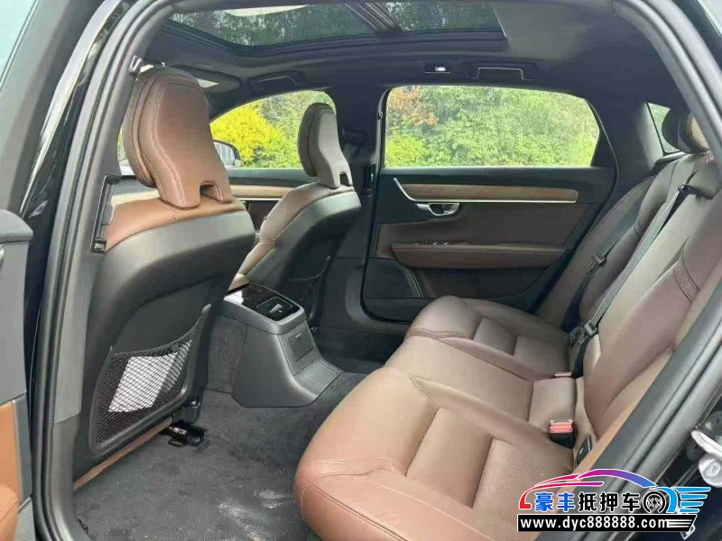 25年沃尔沃S90轿车抵押车出售