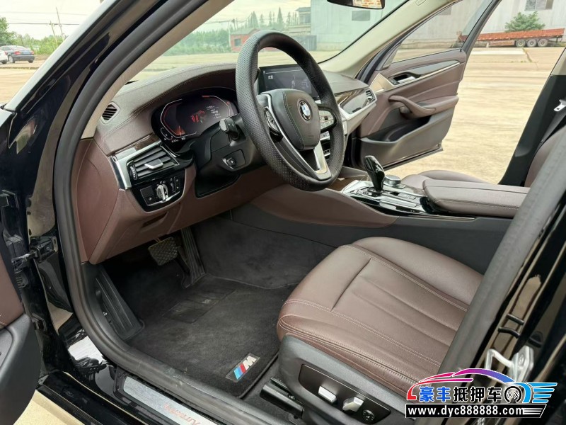 19年宝马5系轿车抵押车出售