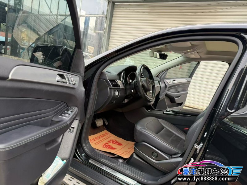 19年奔驰GLE轿车抵押车出售