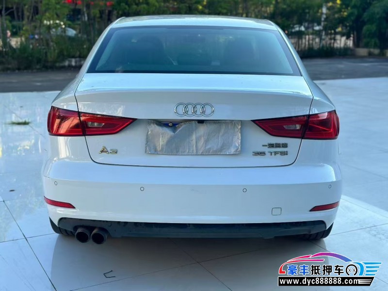 17年奥迪A3轿车抵押车出售