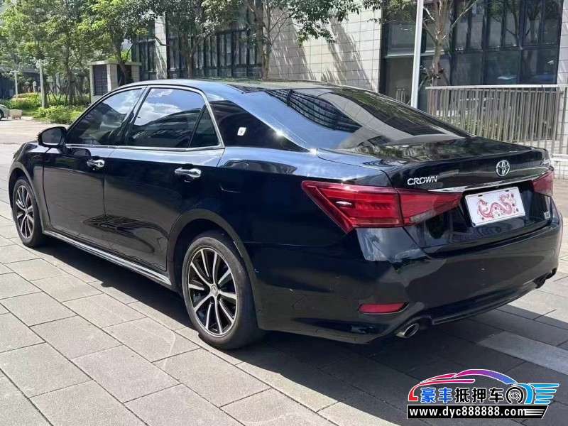 19年丰田皇冠轿车抵押车出售