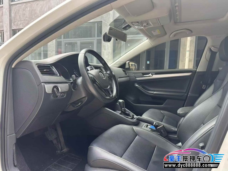 18年大众速腾轿车抵押车出售