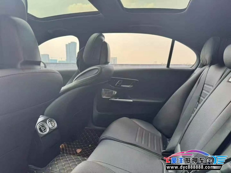 24年奔驰C轿车抵押车出售