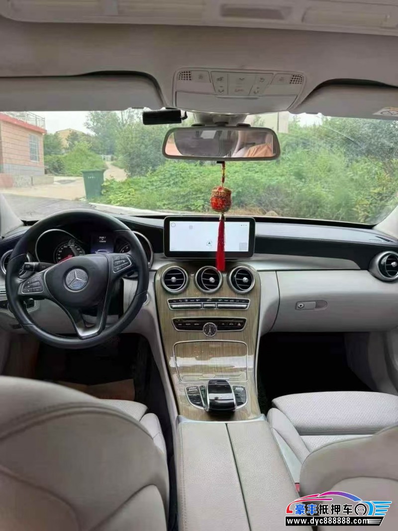 17年奔驰C轿车抵押车出售