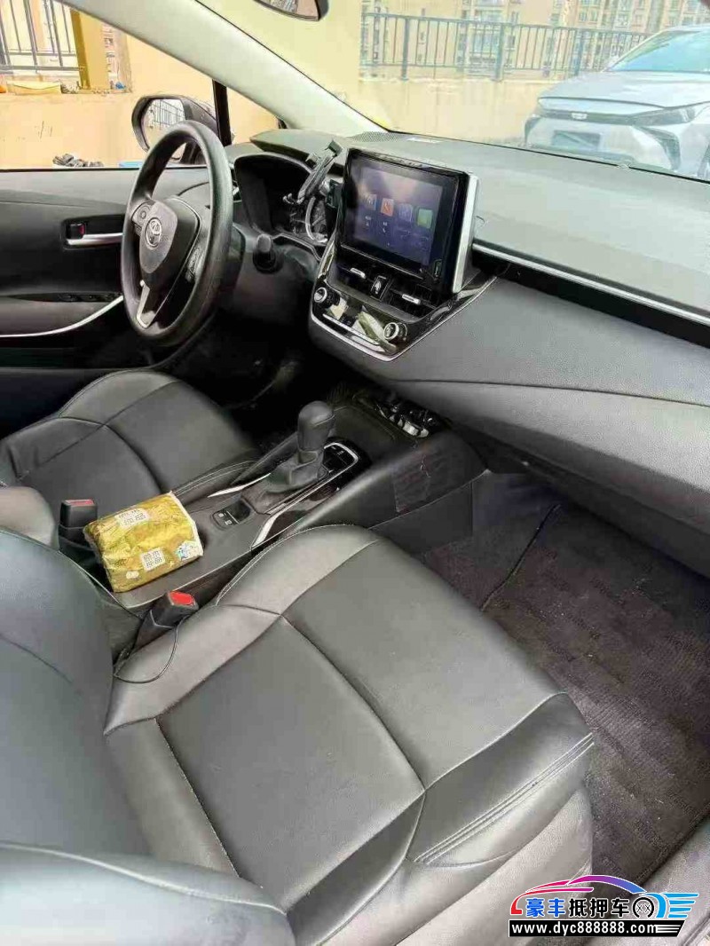 22年丰田凌尚轿车抵押车出售