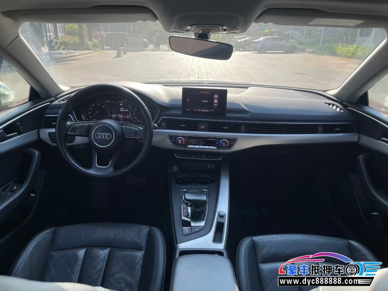 17年奥迪A5轿车抵押车出售