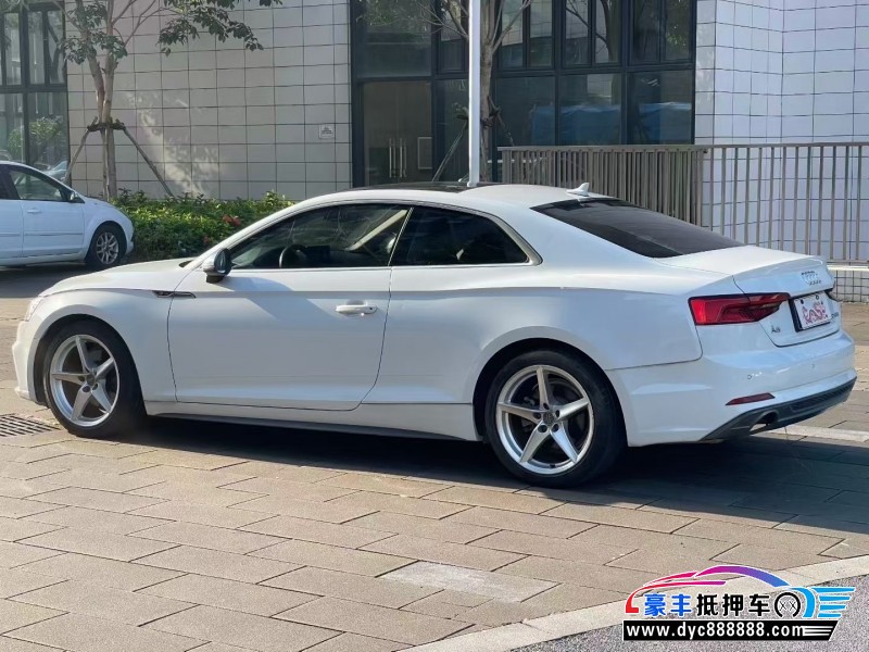 17年奥迪A5轿车抵押车出售