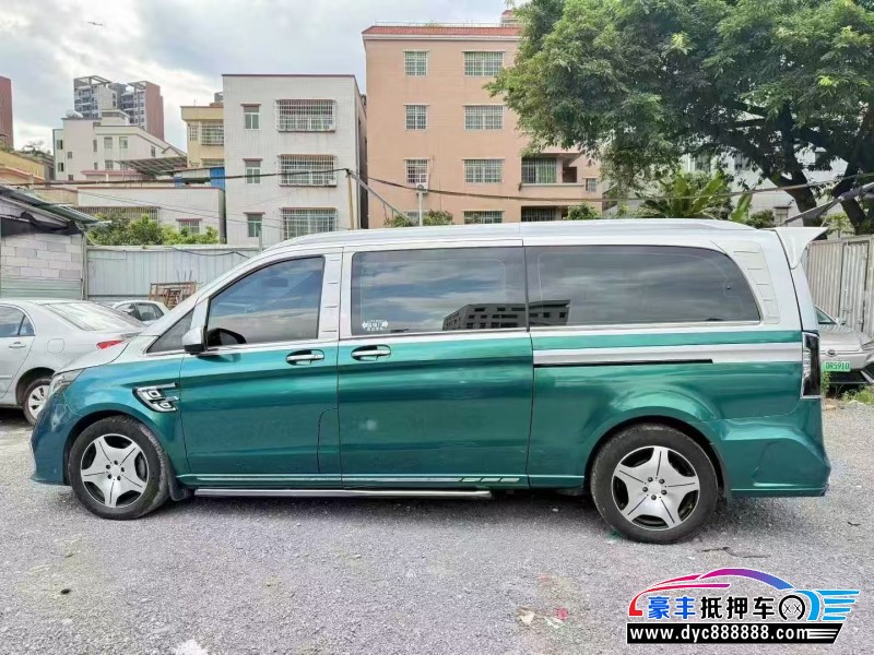 22年奔驰威霆轿车抵押车出售