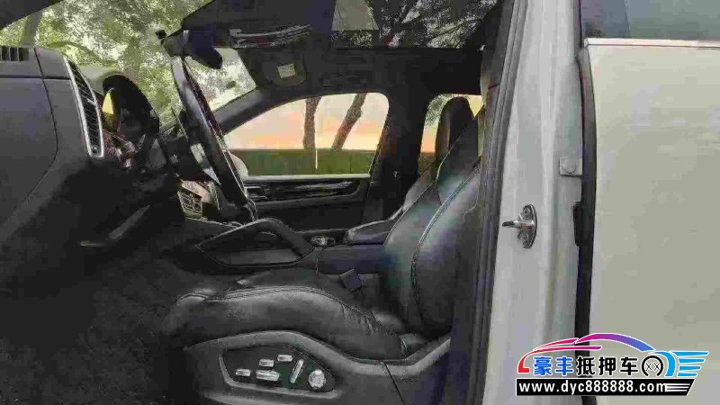 18年保时捷卡宴SUV抵押车出售