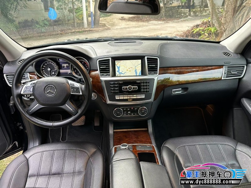 16年奔驰GLS轿车抵押车出售